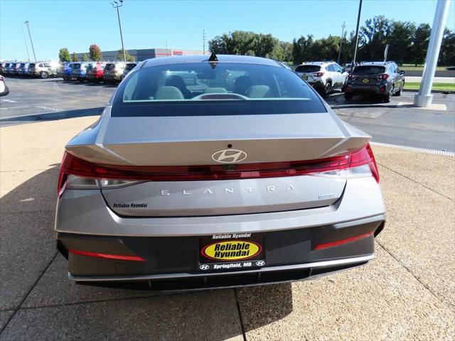 new 2025 Hyundai Elantra HEV car, priced at $25,977