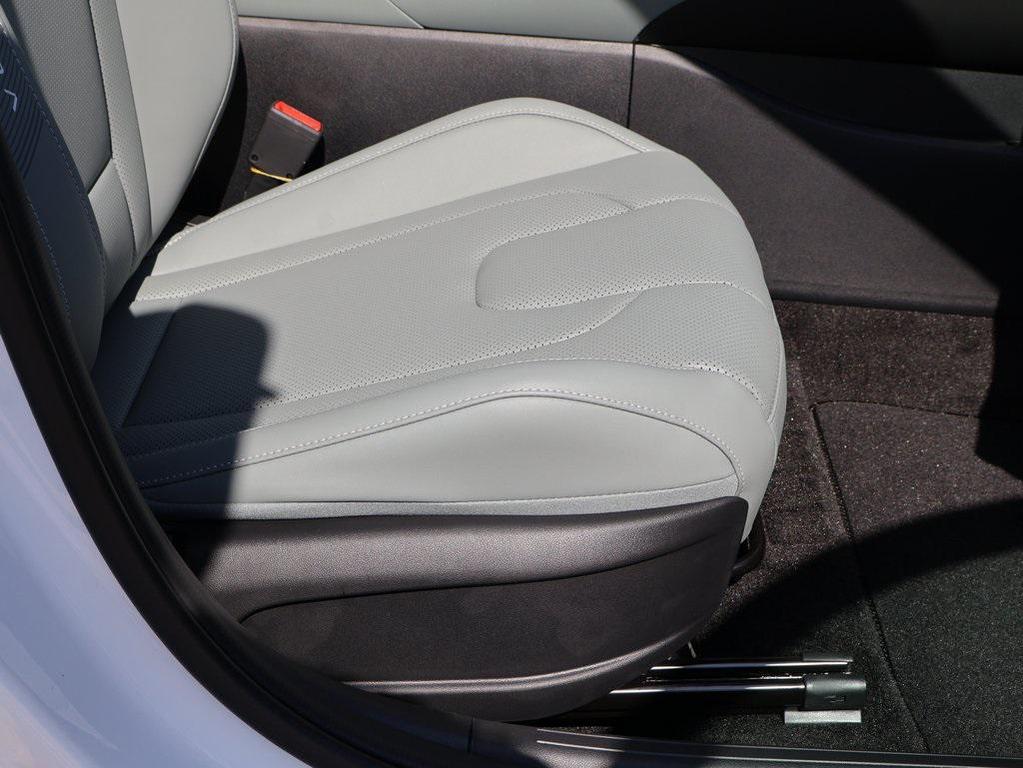 new 2025 Hyundai ELANTRA HEV car, priced at $31,270