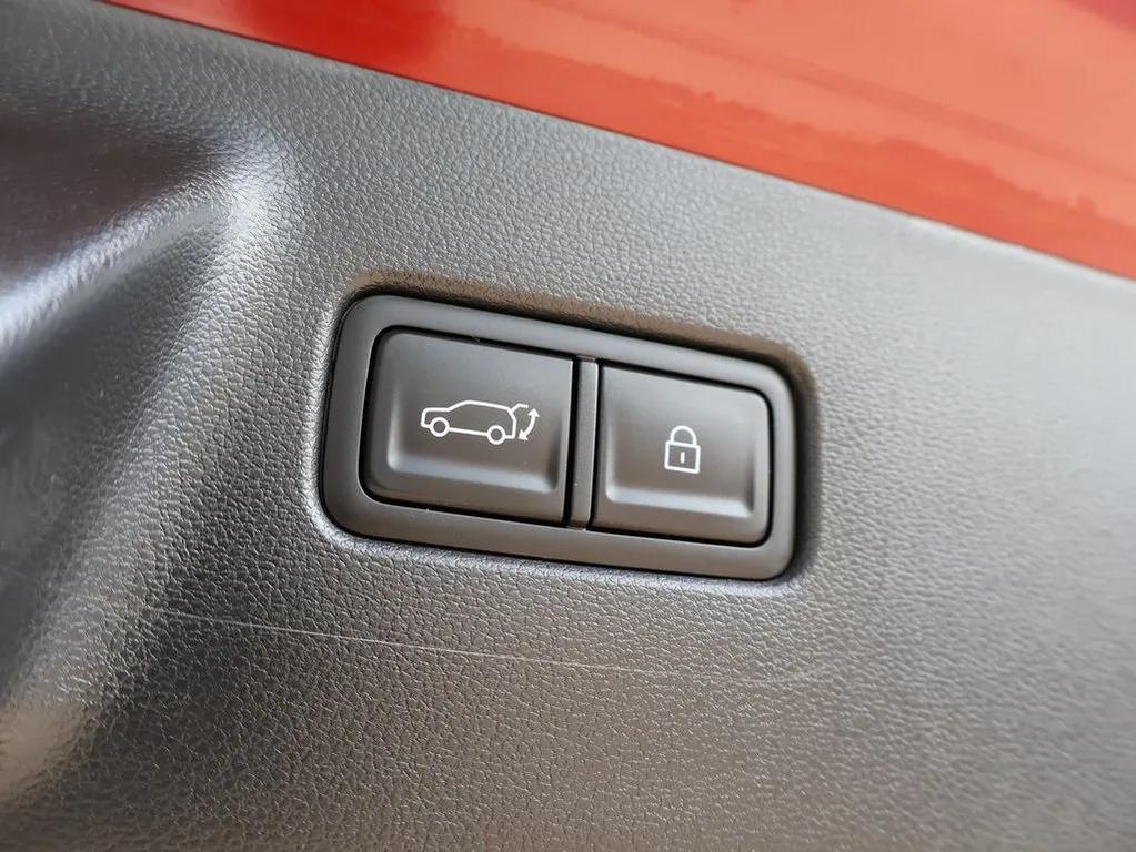 used 2025 Hyundai Santa Fe car, priced at $38,798