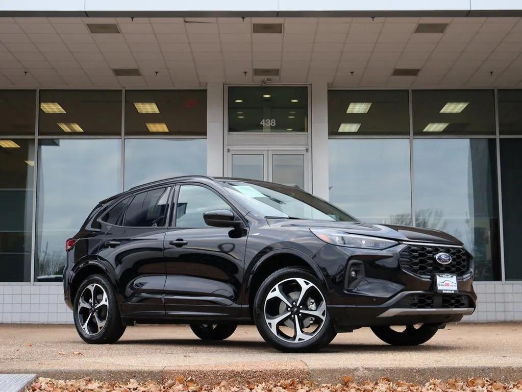 used 2025 Ford Escape car, priced at $30,998