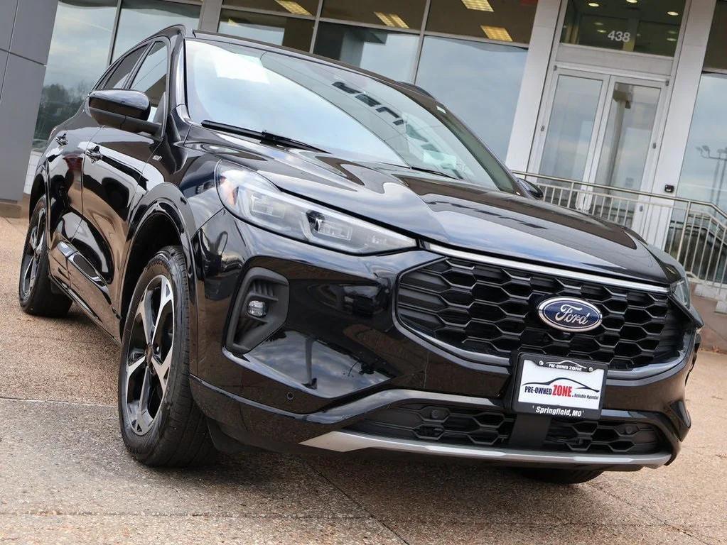 used 2025 Ford Escape car, priced at $30,998
