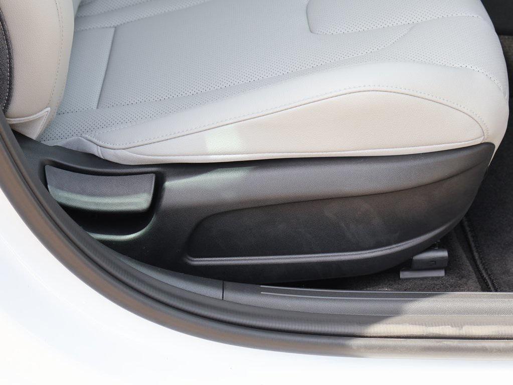 new 2025 Hyundai ELANTRA HEV car, priced at $31,267