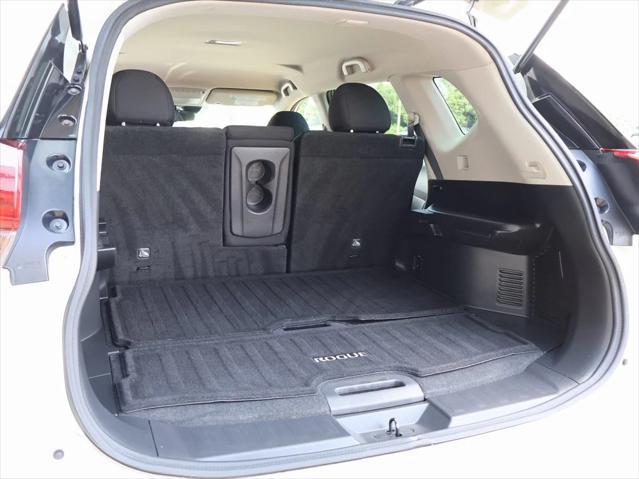 used 2019 Nissan Rogue car, priced at $15,902