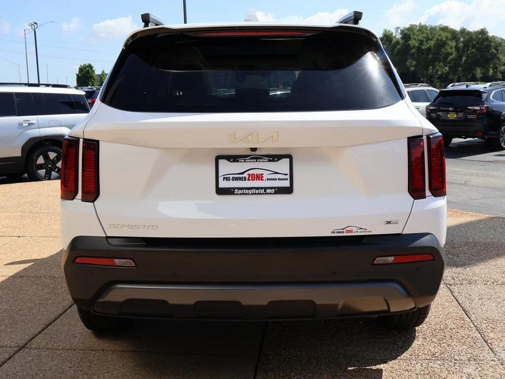 used 2023 Kia Sorento car, priced at $29,226