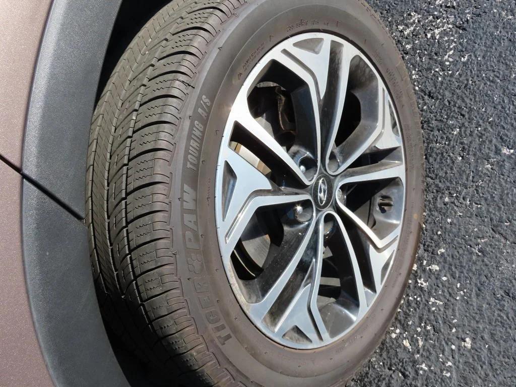 used 2020 Hyundai Santa Fe car, priced at $16,998