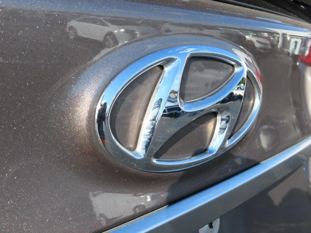used 2020 Hyundai Santa Fe car, priced at $16,998