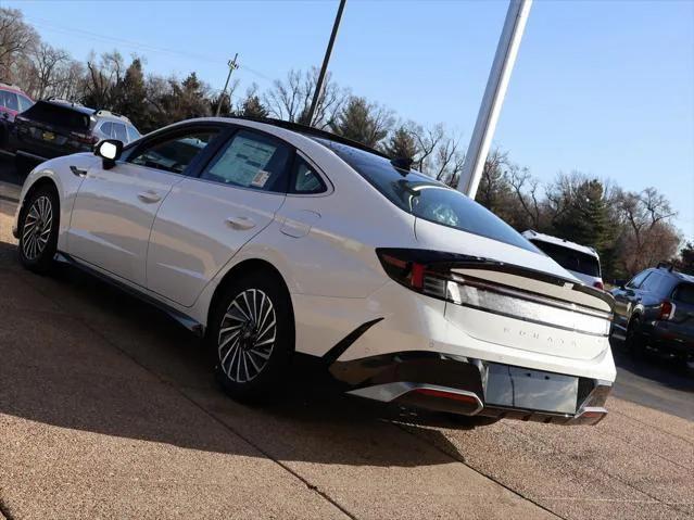 new 2025 Hyundai Sonata Hybrid car, priced at $39,630