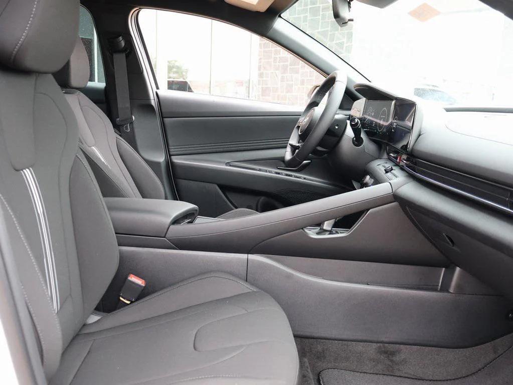 new 2025 Hyundai ELANTRA HEV car, priced at $25,977