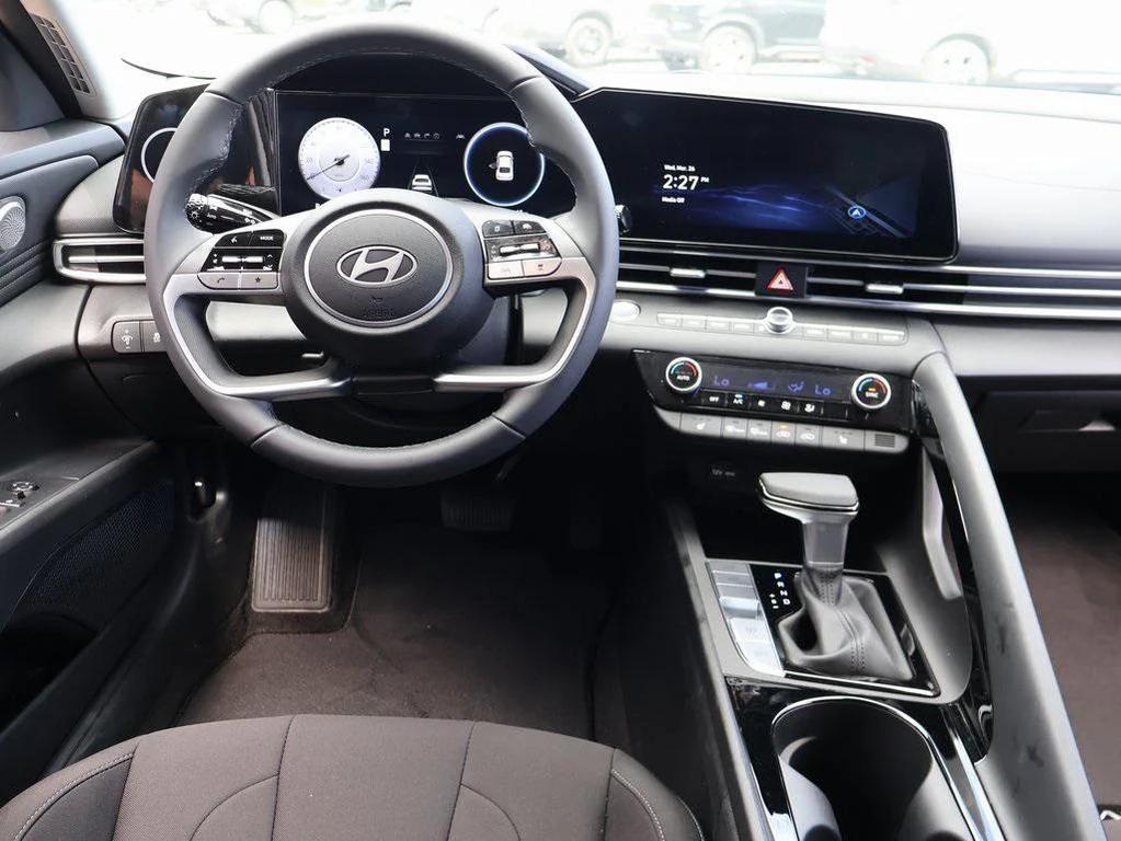 new 2025 Hyundai Elantra car, priced at $26,517
