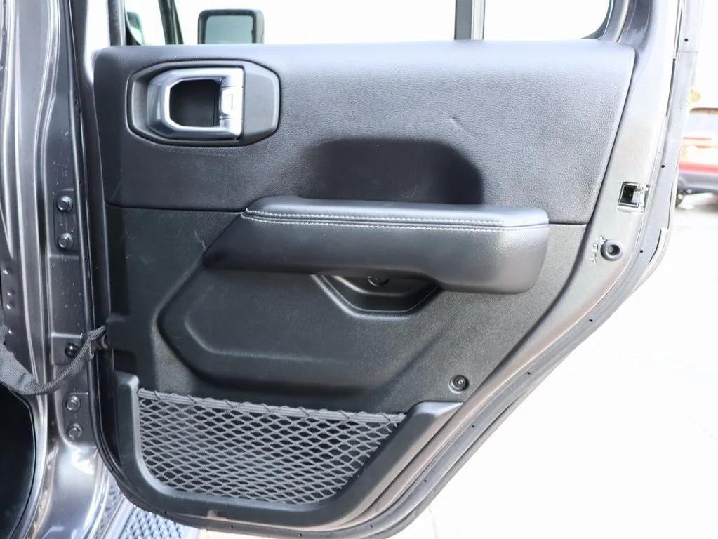 used 2021 Jeep Gladiator car, priced at $29,587