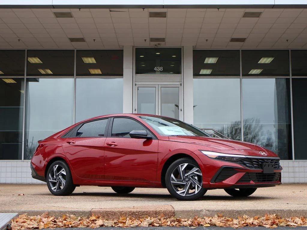 new 2025 Hyundai Elantra car, priced at $21,927