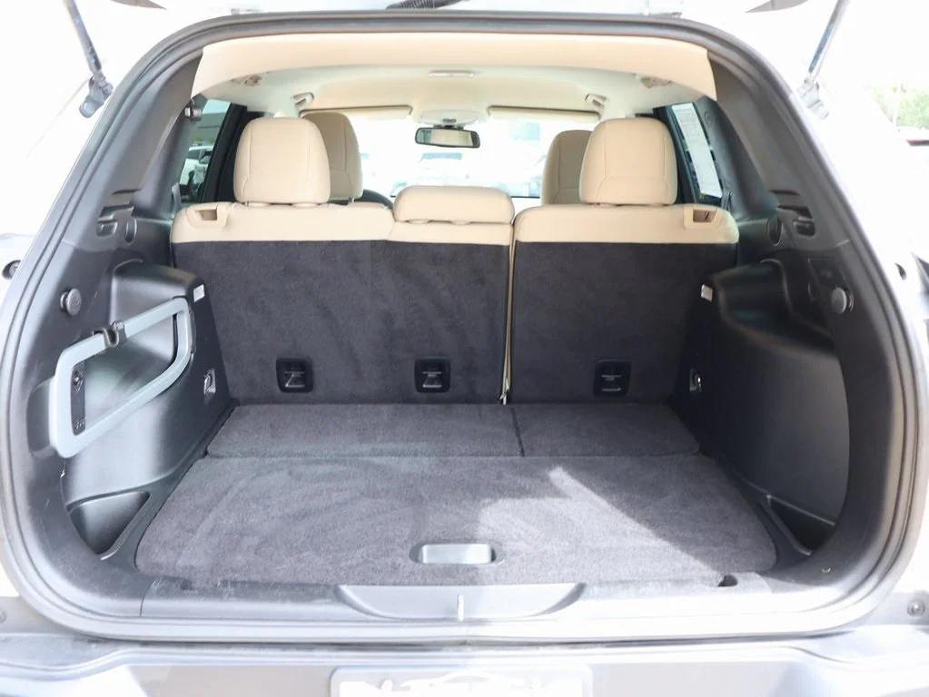 used 2015 Jeep Cherokee car, priced at $10,699