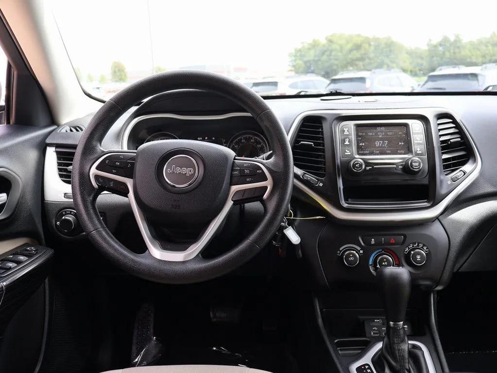 used 2015 Jeep Cherokee car, priced at $10,699