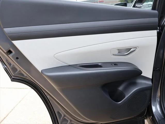 new 2025 Hyundai TUCSON Hybrid car, priced at $37,314