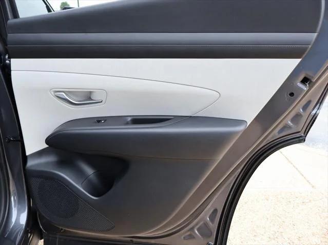 new 2025 Hyundai TUCSON Hybrid car, priced at $37,314