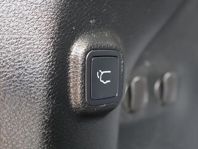 used 2020 Jeep Cherokee car, priced at $20,671