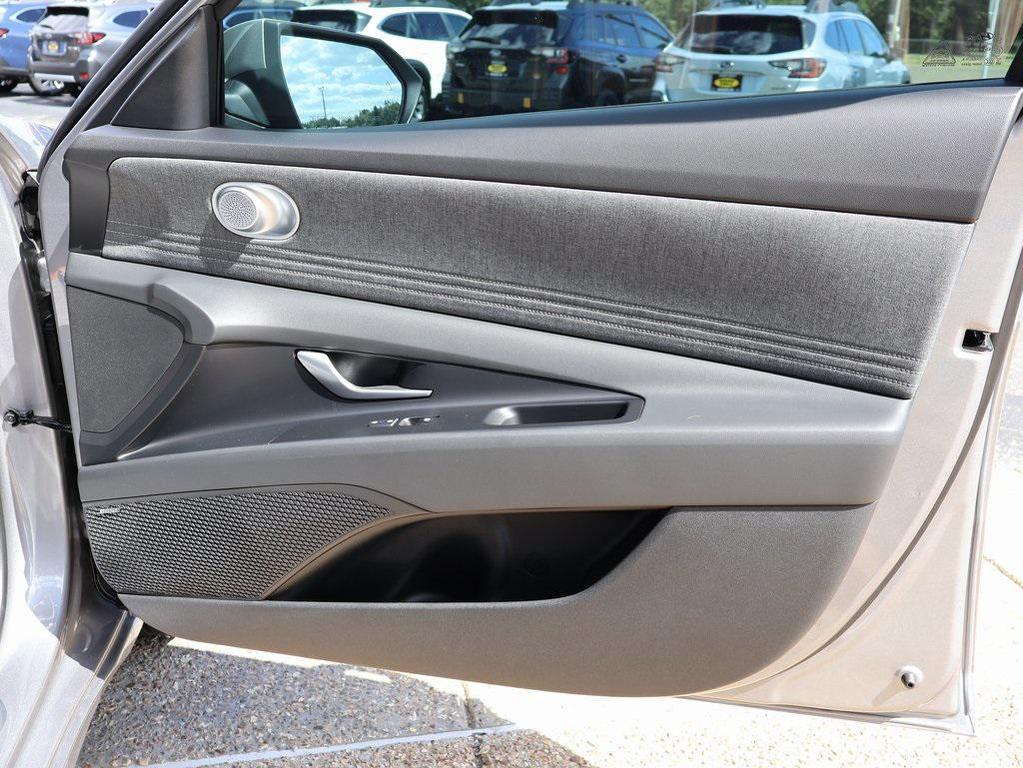 new 2025 Hyundai ELANTRA HEV car, priced at $28,277