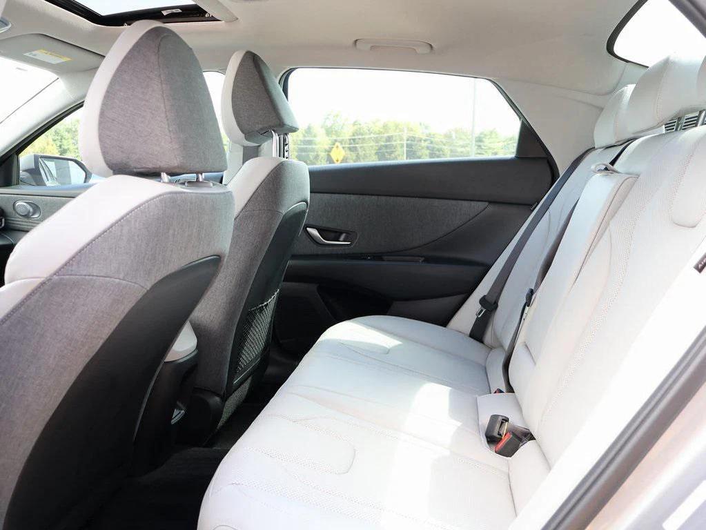 new 2025 Hyundai ELANTRA HEV car, priced at $28,277