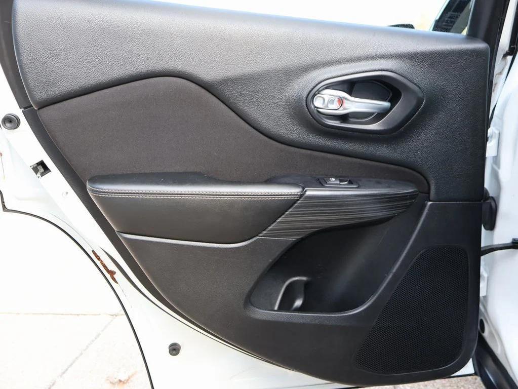 used 2017 Jeep Cherokee car, priced at $8,494