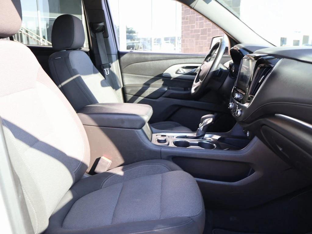 used 2023 Chevrolet Traverse car, priced at $28,890