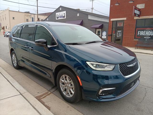 new 2025 Chrysler Pacifica car