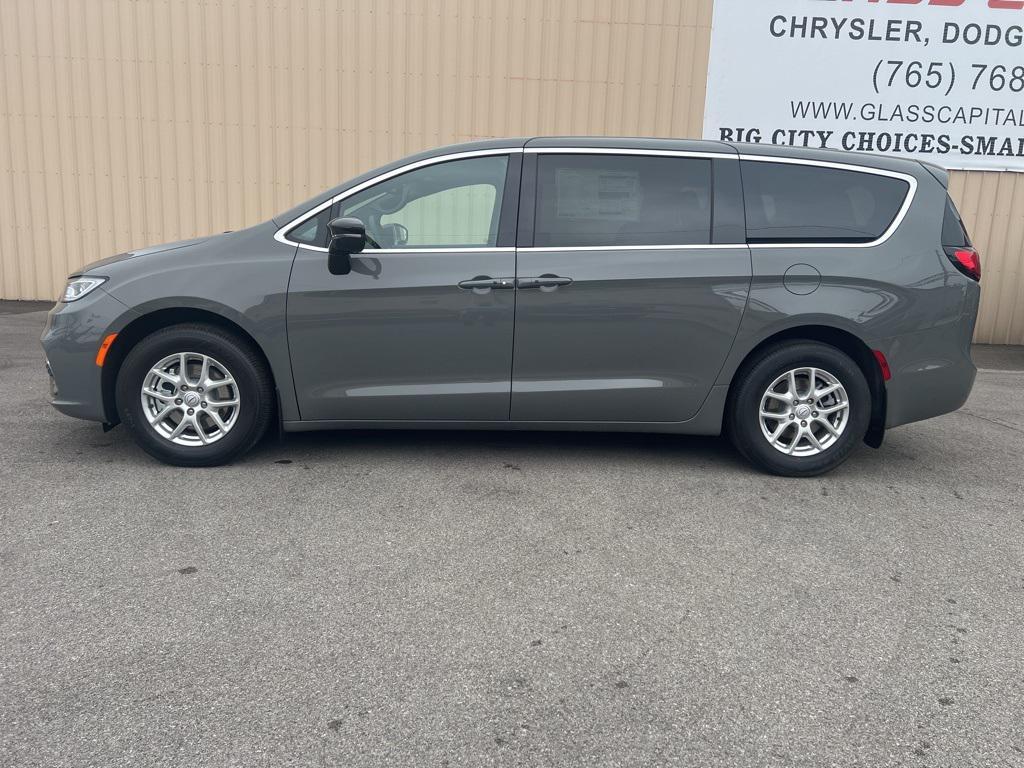 new 2025 Chrysler Pacifica car