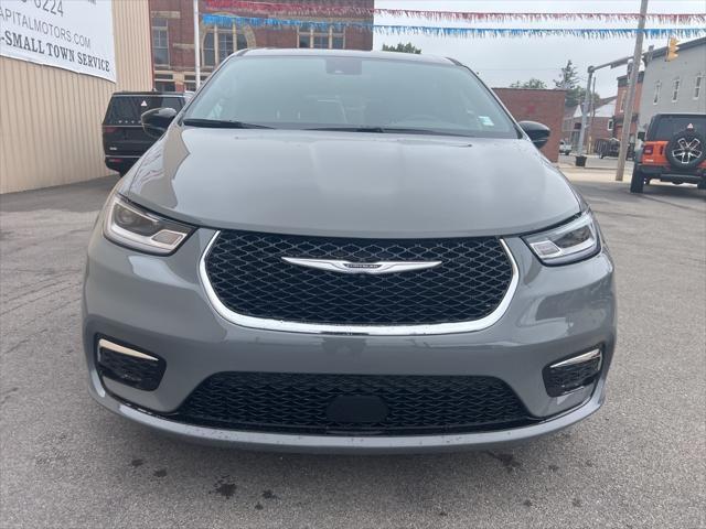 new 2025 Chrysler Pacifica car