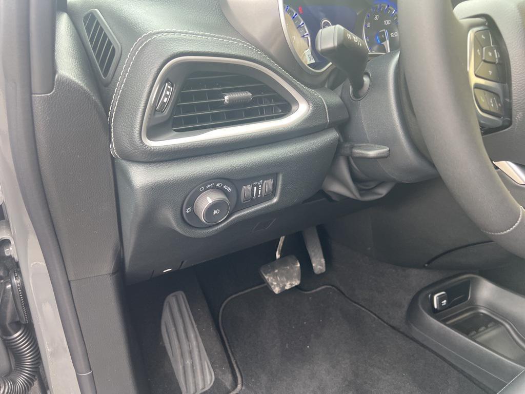 new 2025 Chrysler Pacifica car