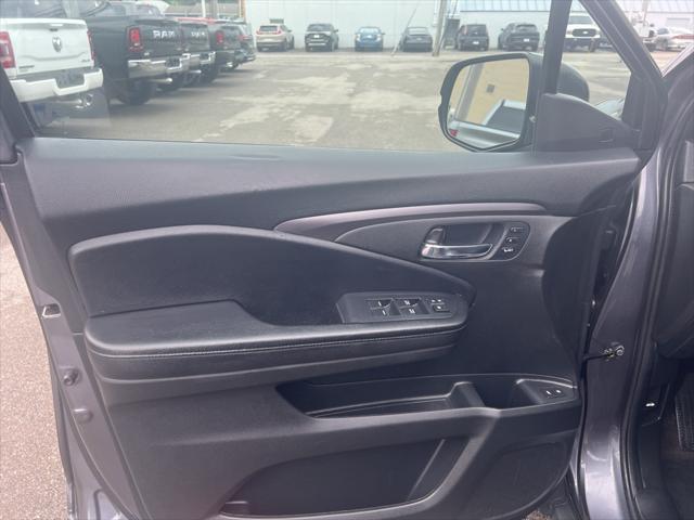 used 2022 Honda Pilot car, priced at $30,899