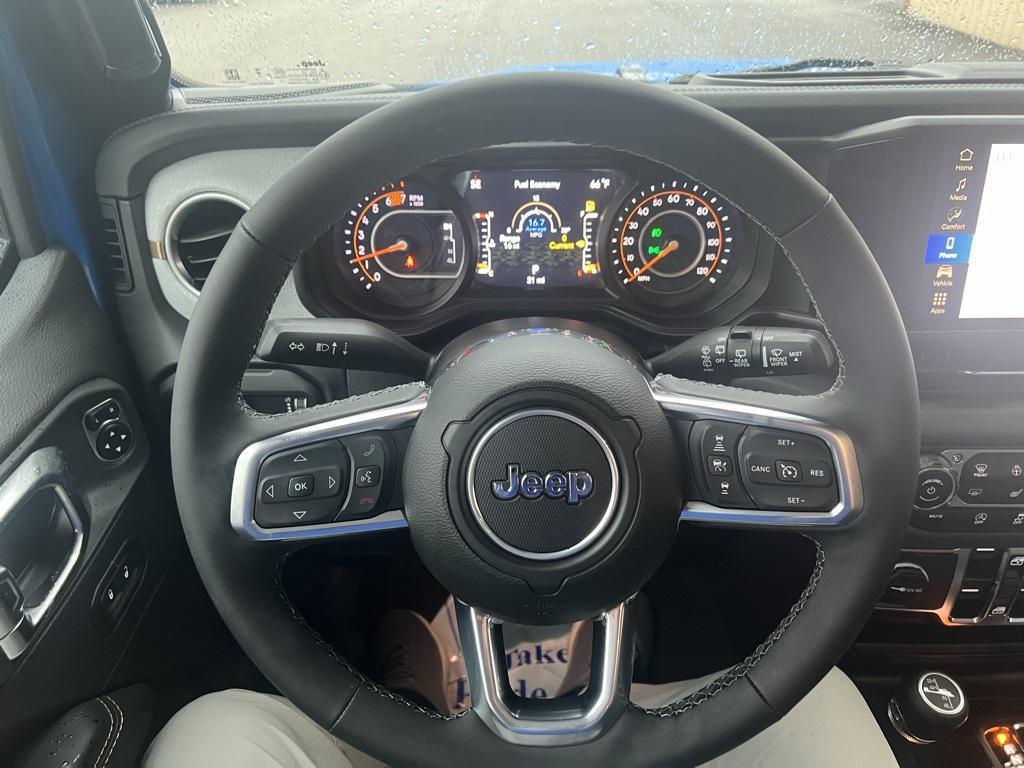 new 2025 Jeep Wrangler car, priced at $57,220