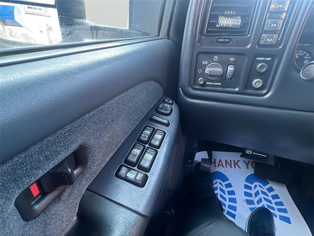 used 2001 Chevrolet Silverado 2500 car, priced at $9,500