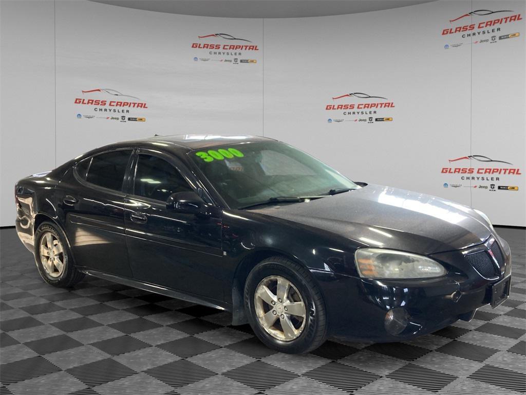 used 2007 Pontiac Grand Prix car, priced at $3,000