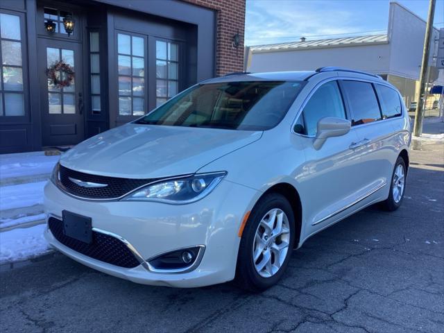 used 2017 Chrysler Pacifica car, priced at $9,400