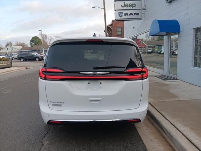 new 2025 Chrysler Pacifica car