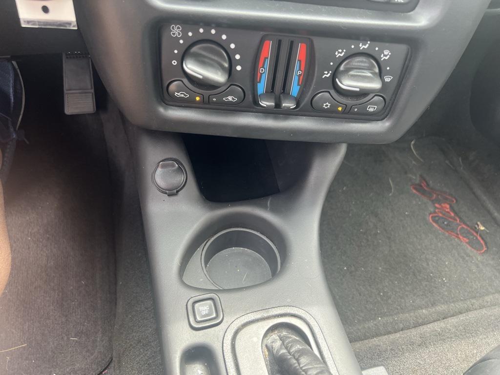 used 2004 Chevrolet Monte Carlo car, priced at $8,494