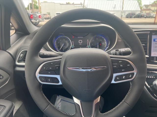 new 2025 Chrysler Pacifica car, priced at $44,640