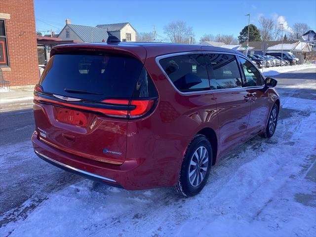 new 2025 Chrysler Pacifica Hybrid car, priced at $54,515