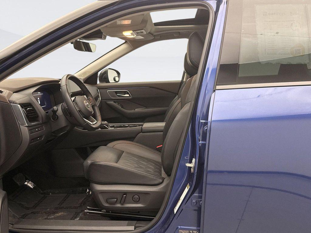 used 2023 Nissan Rogue car, priced at $29,799