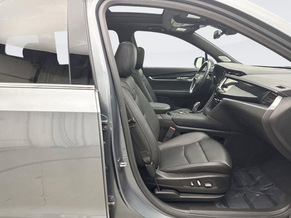 used 2022 Cadillac XT6 car, priced at $32,749