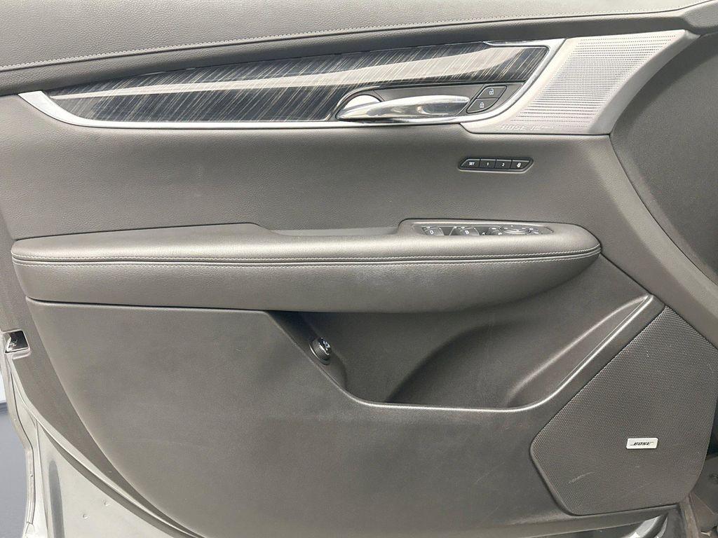 used 2022 Cadillac XT6 car, priced at $32,749