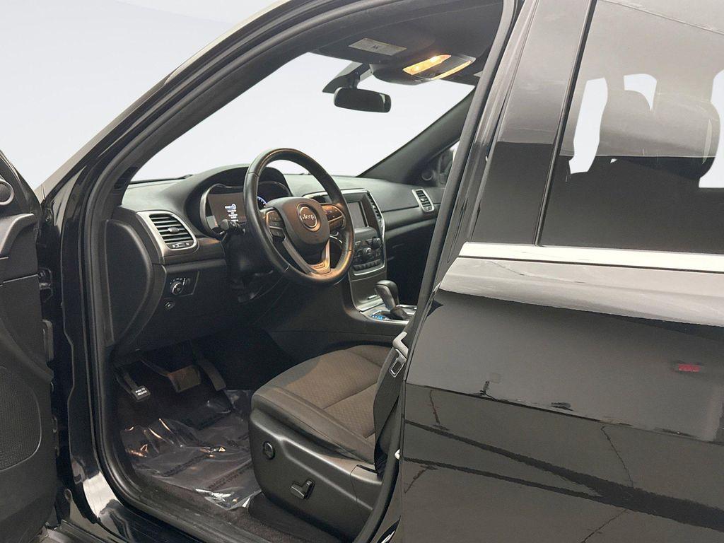 used 2018 Jeep Grand Cherokee car, priced at $13,249