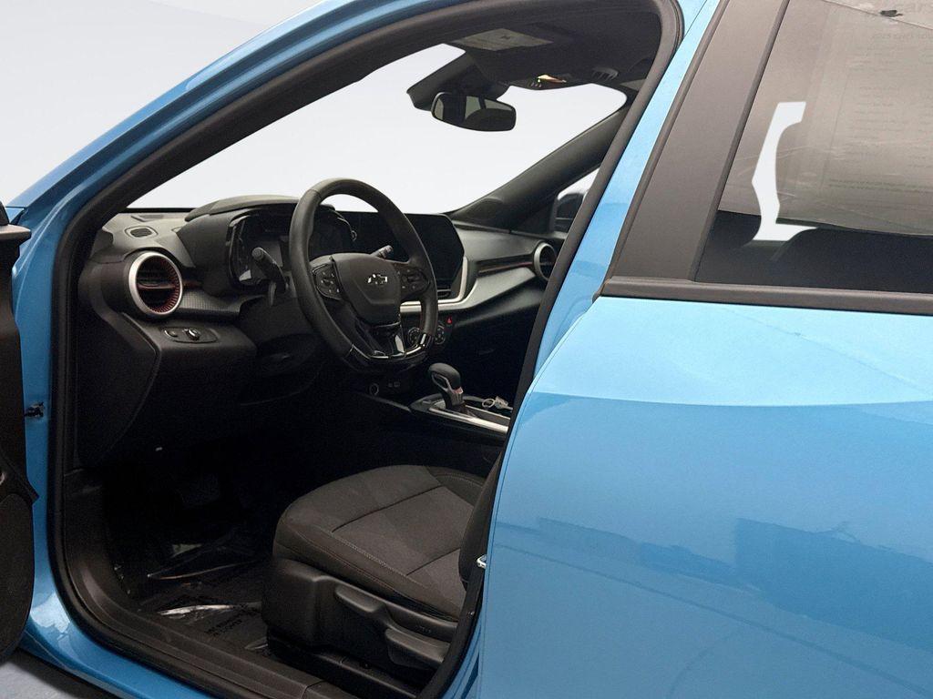 used 2025 Chevrolet Trax car, priced at $22,499