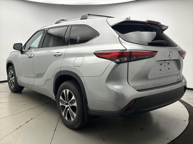 used 2022 Toyota Highlander car, priced at $38,000