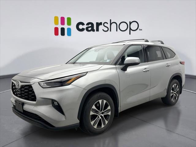 used 2022 Toyota Highlander car, priced at $38,000