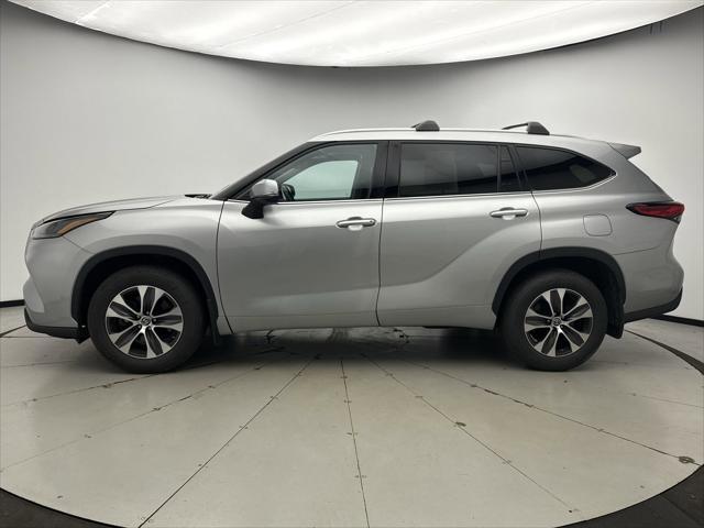 used 2022 Toyota Highlander car, priced at $38,000