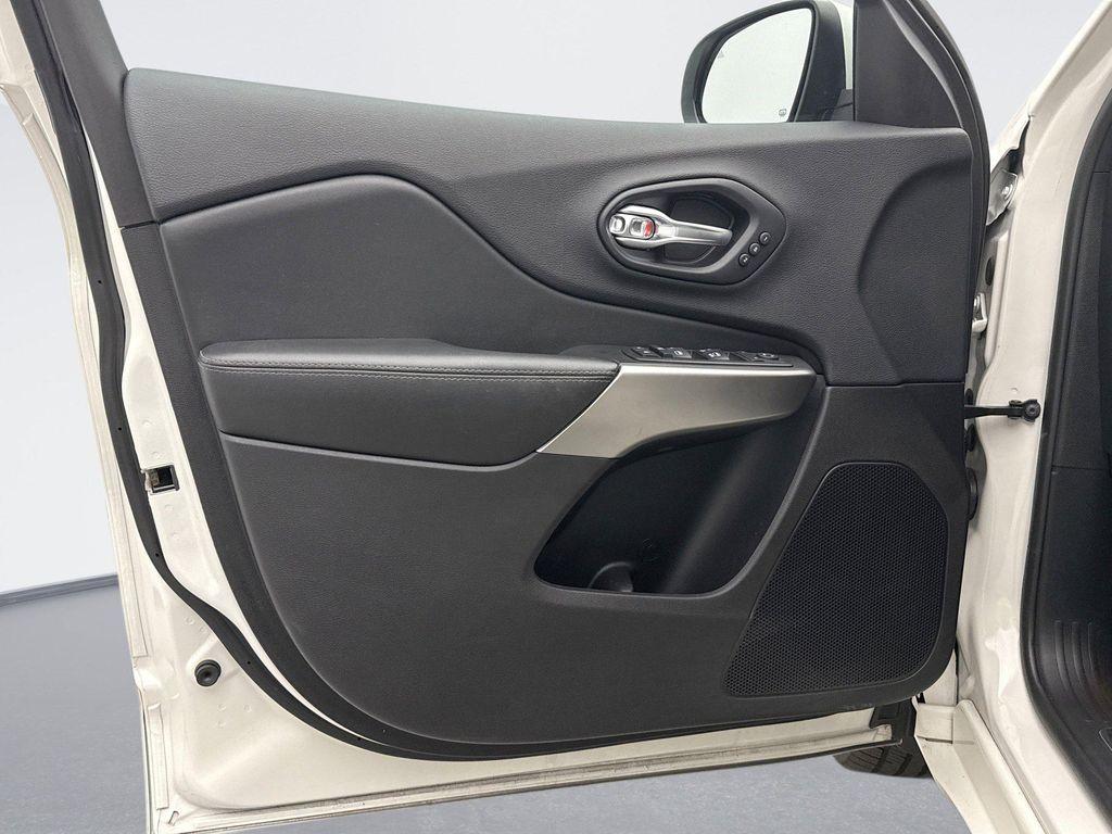 used 2019 Jeep Cherokee car, priced at $20,149