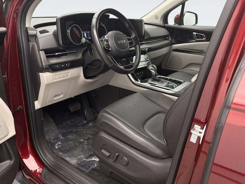 used 2024 Kia Carnival car, priced at $39,599