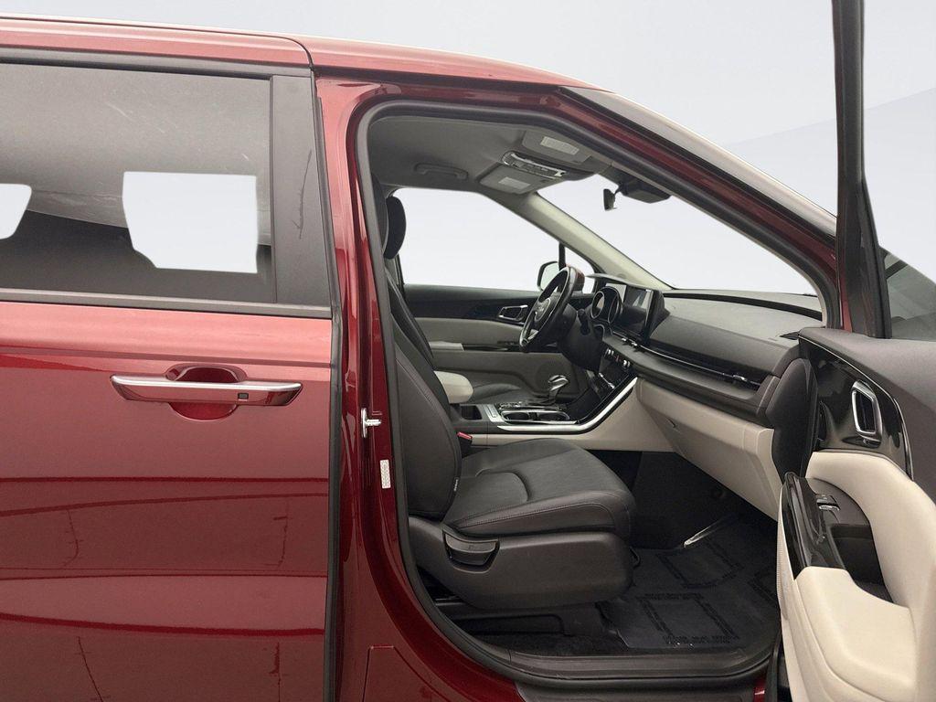 used 2024 Kia Carnival car, priced at $39,599