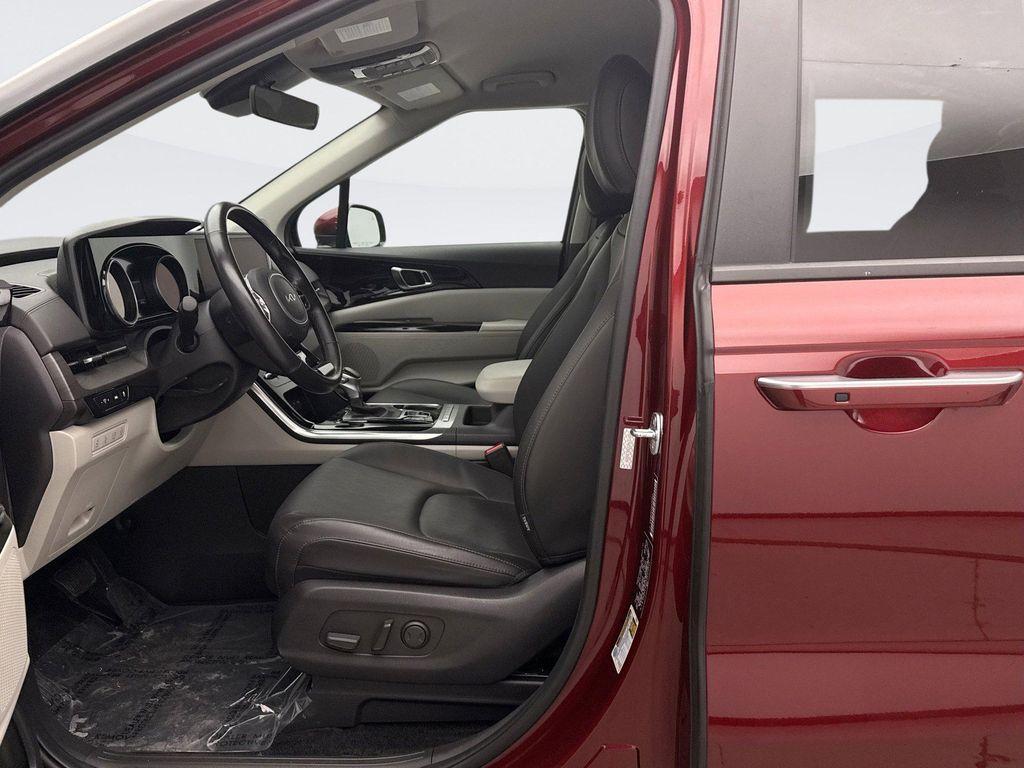 used 2024 Kia Carnival car, priced at $39,599