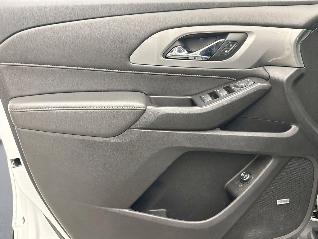 used 2020 Chevrolet Traverse car, priced at $23,948